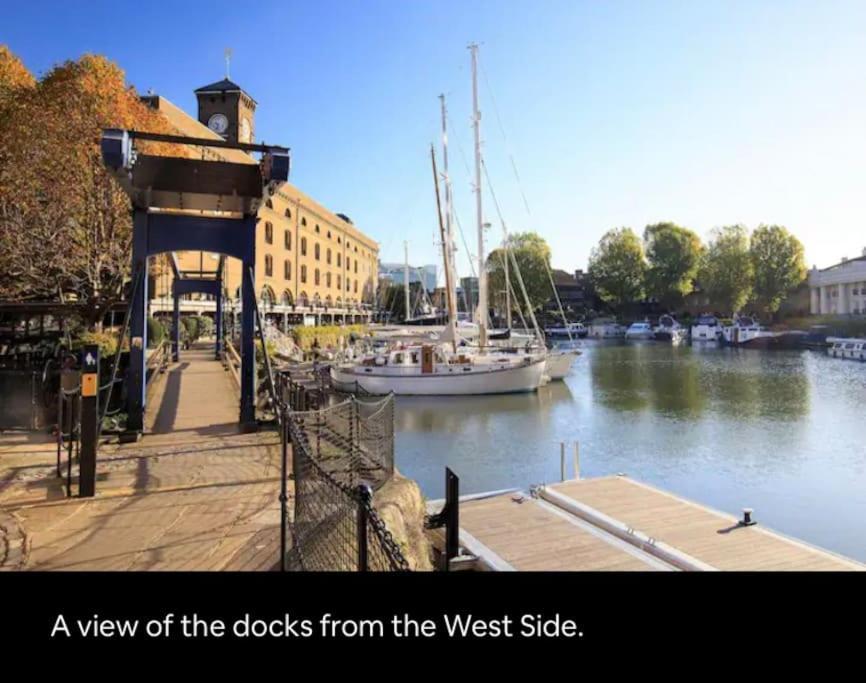 Historic Dutch Barge, Idyllic Location Otel Londra Dış mekan fotoğraf